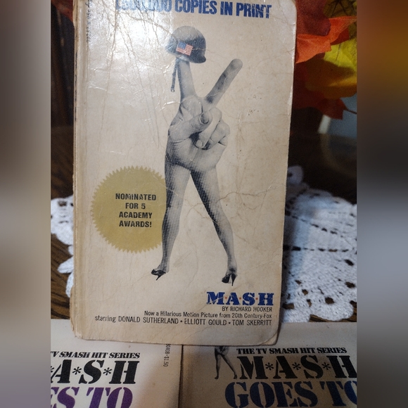 Seven "M*A*S*H" TV Show Books by Richard Hooker & William Butterworth Pre-owned - Picture 2 of 13